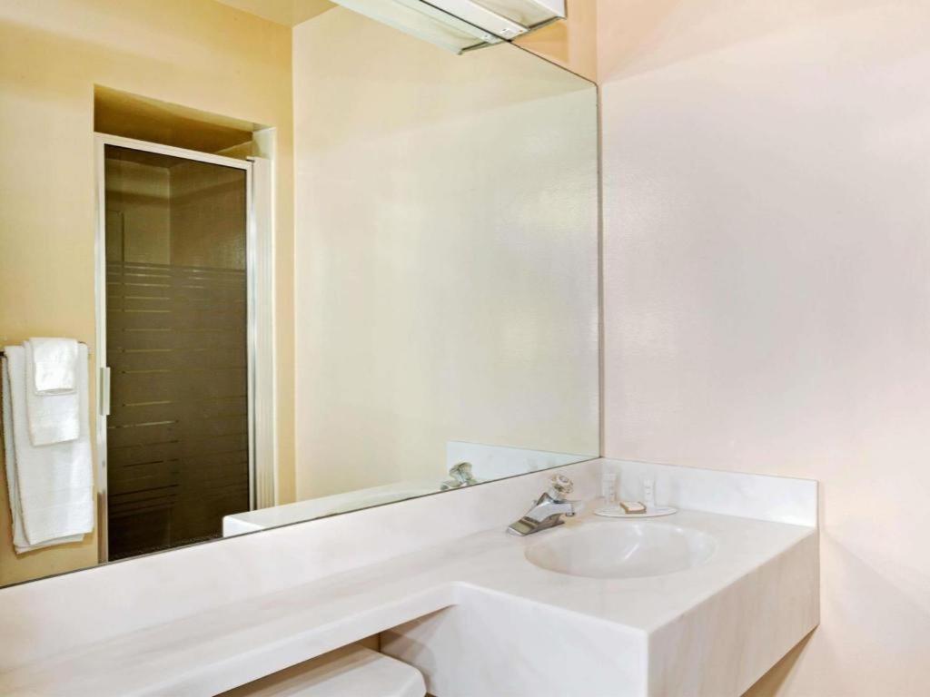 Hotel Howard Johnson By Wyndham South Tahoe