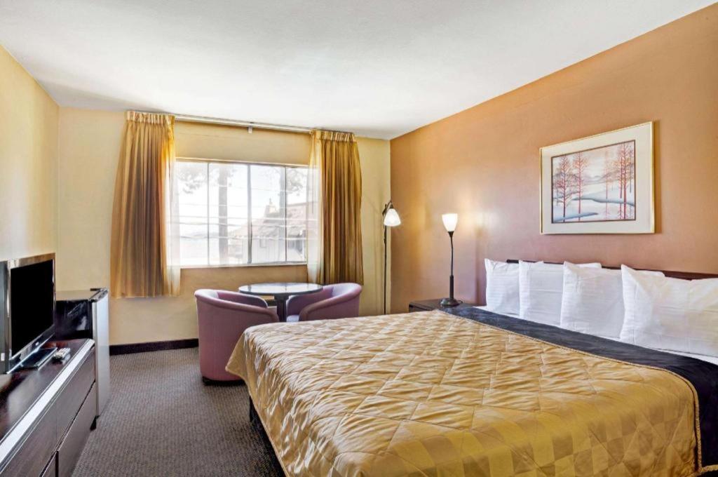 Howard Johnson By Wyndham South Tahoe Hotel 2*