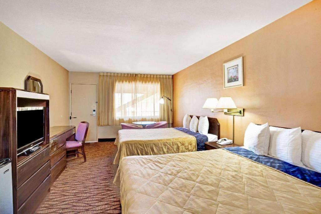 Howard Johnson By Wyndham South Tahoe