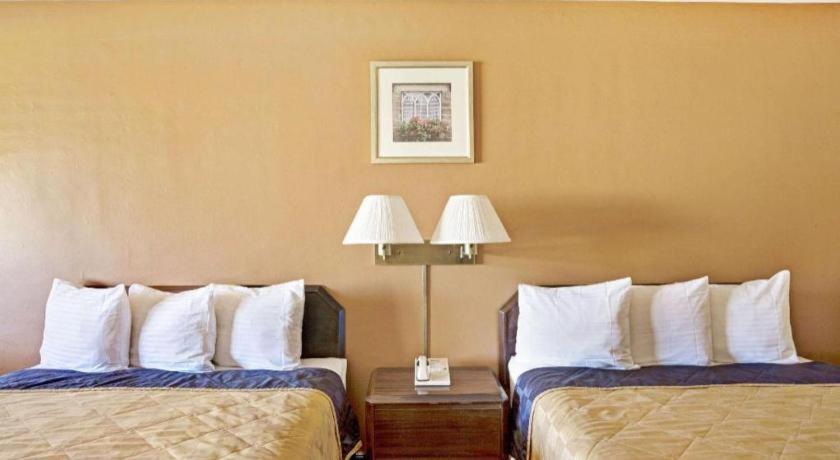 Howard Johnson By Wyndham South Tahoe Hotel