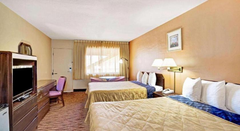 Howard Johnson By Wyndham South Tahoe 2*