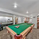 Black Bear Villa - Large 4 Bedroom 4 Ba Hot Tub Game Room