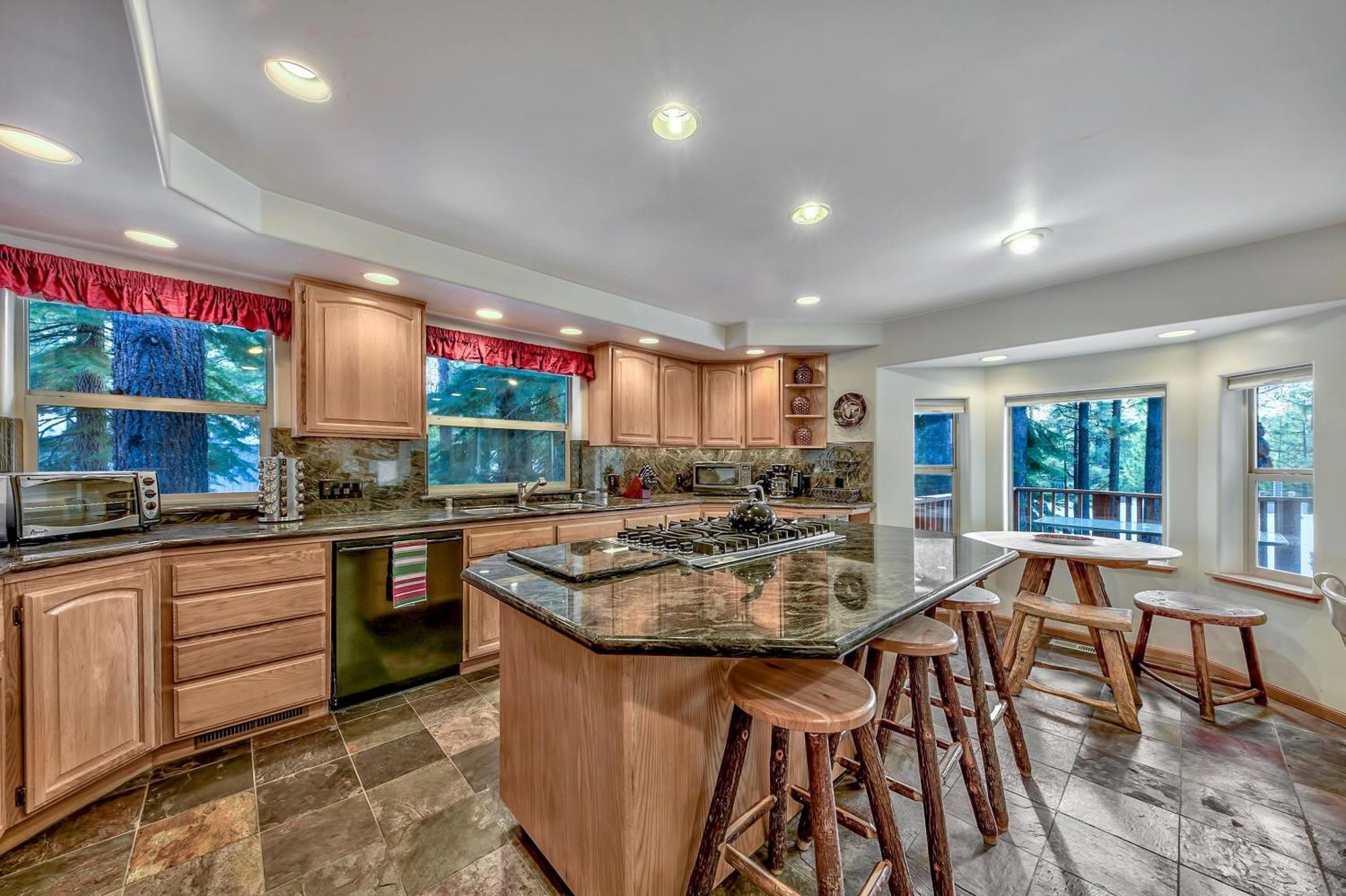 Holiday home Black Bear - Large 4 Bedroom 4 Ba Hot Tub Game South Lake Tahoe