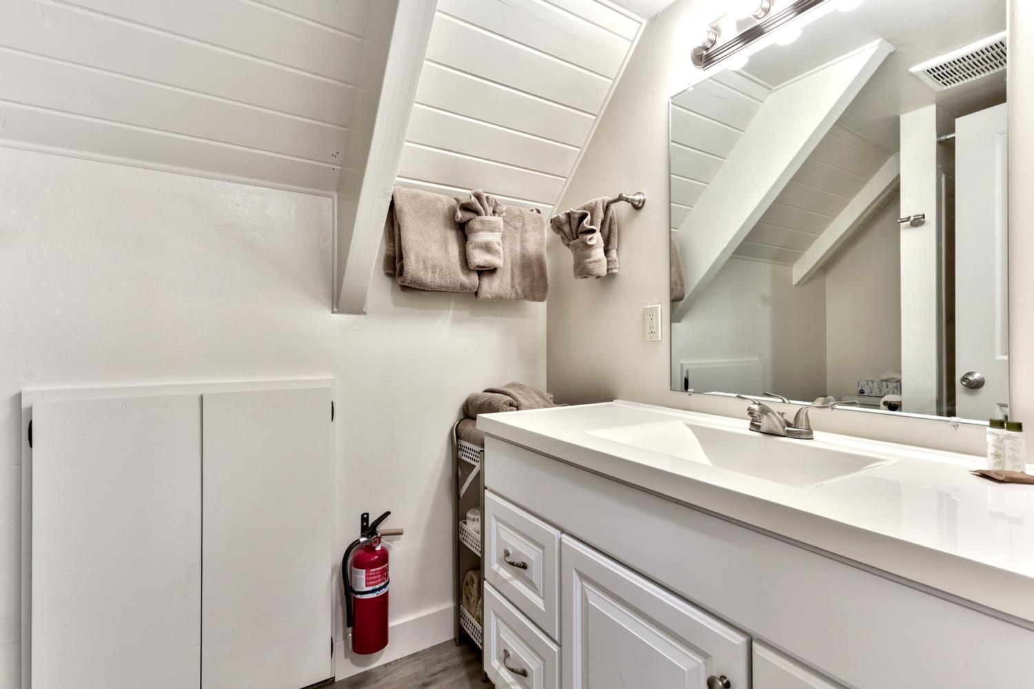 2782b Tahoe River Chalet *
