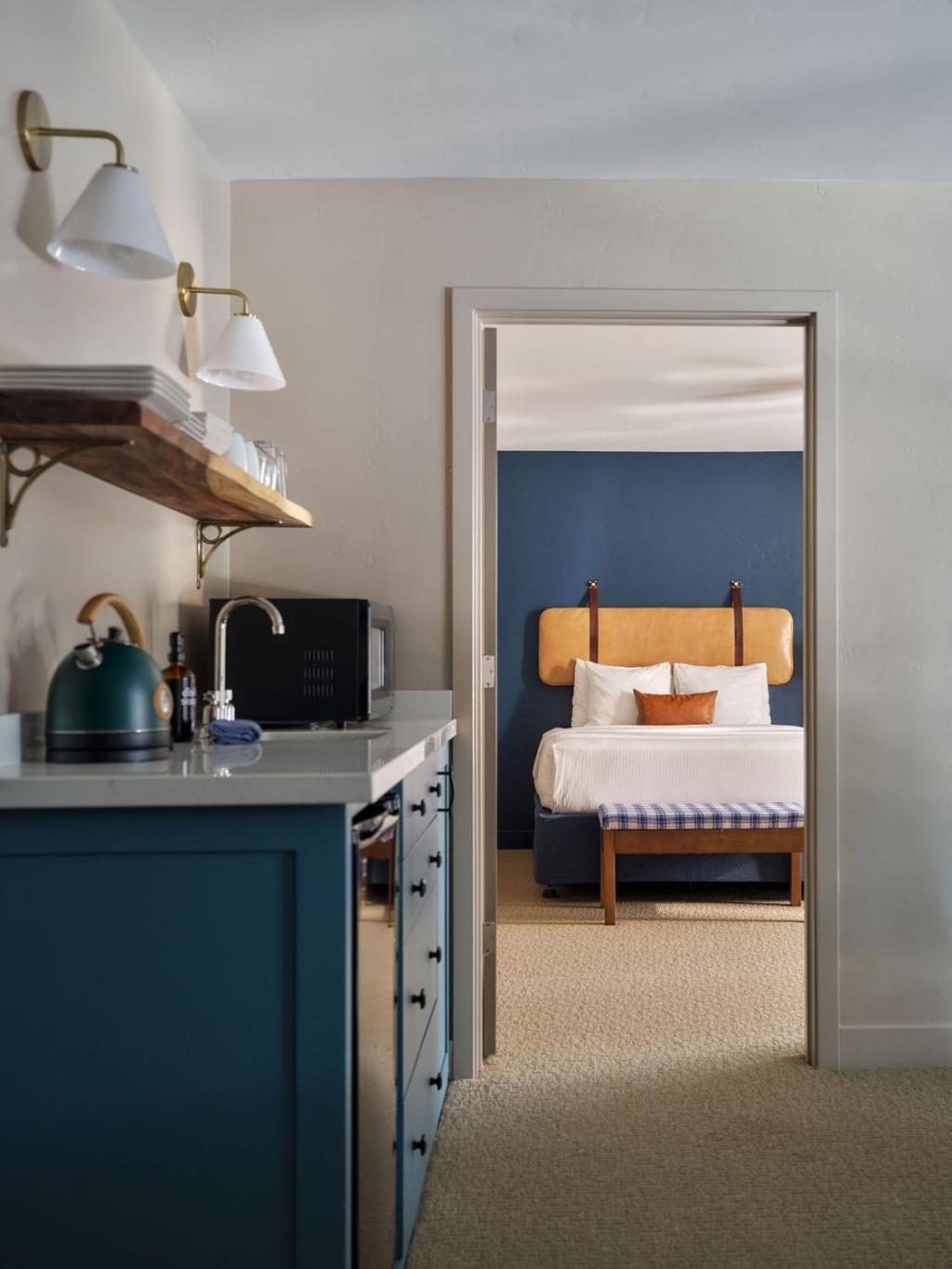 Hotel Black Bear