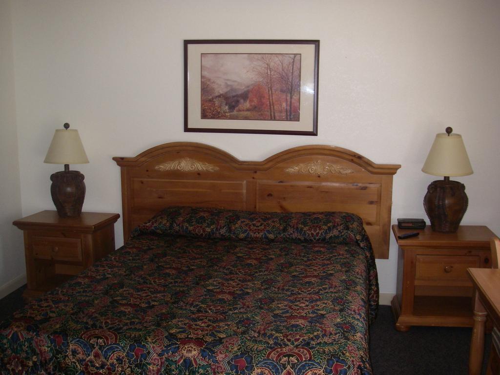 Hotel The Capri 2*