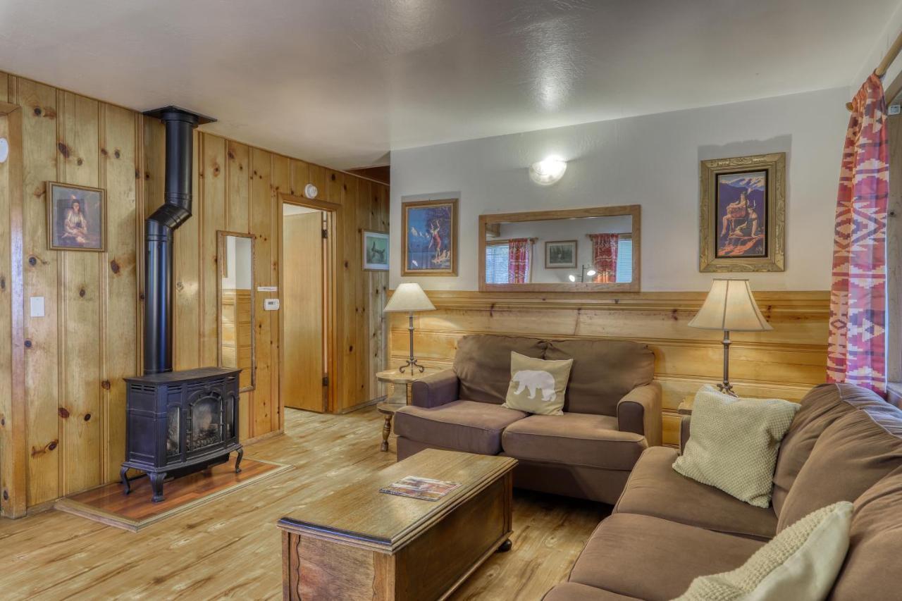 Spruce Grove Washoe Cabin Holiday home
