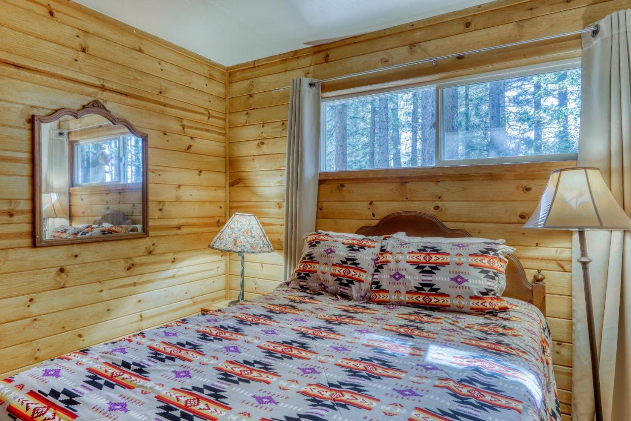 Spruce Grove Washoe Cabin Holiday home